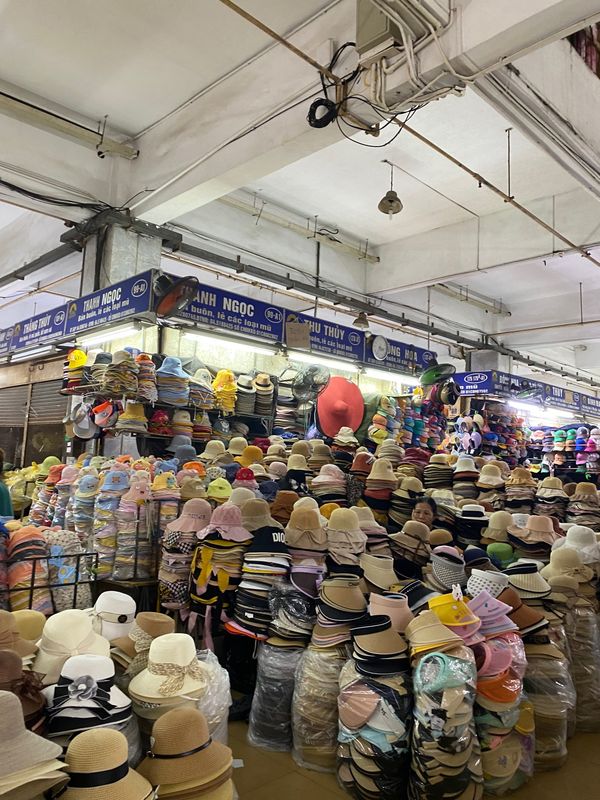 ベトナム・ハノイ「ベトナム旅行🇻🇳ハノイ」の写真：市場、ナイトマーケットで買い物。
ハロン...