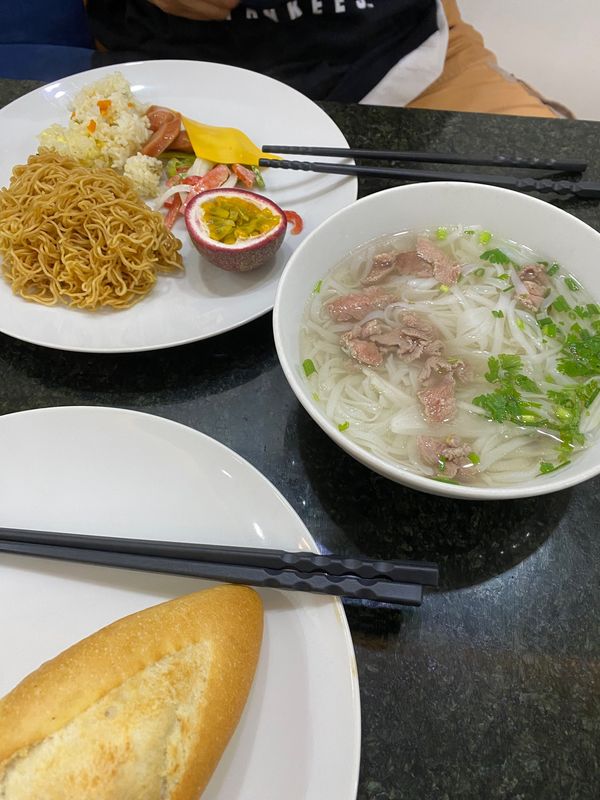 ベトナム・ハノイ「ベトナム旅行🇻🇳ハノイ」の写真：2日目🍚揚げ春巻きみたいなのほぼ毎食出た...