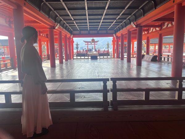 日本・宮島「広島」の写真：参拝⛩