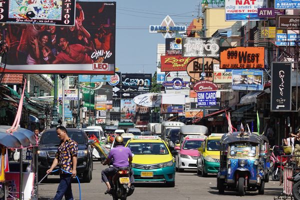 タイ・バンコク「とりあえずタイ」の写真：午前中はカオサン通りへ

マッサージをす...