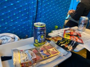 新幹線で横浜入り。
昼間っからのアルコールは幸せです。
夕食時に飲み過ぎて...