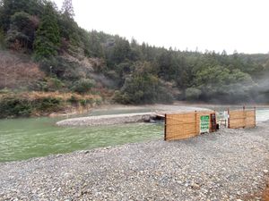 今年も仙人風呂に入ろうと川湯温泉
雪見風呂かと思いきや全く雪が無く大雨。
...