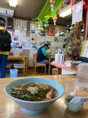 2日目
礼文島香深港から利尻島鴛泊港へ移動。
磯焼亭で利尻ラーメンを食べた...