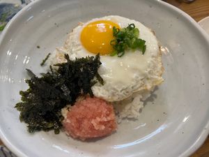 人気の参鶏湯のお店に入れず急遽探して見つけたお店。
店主が親日家で日本に家...