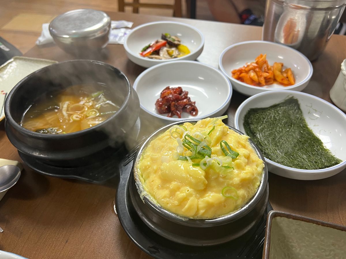 ミシュランに掲載されているというカンジャンケジャンのお店へ。
初めてのカン...