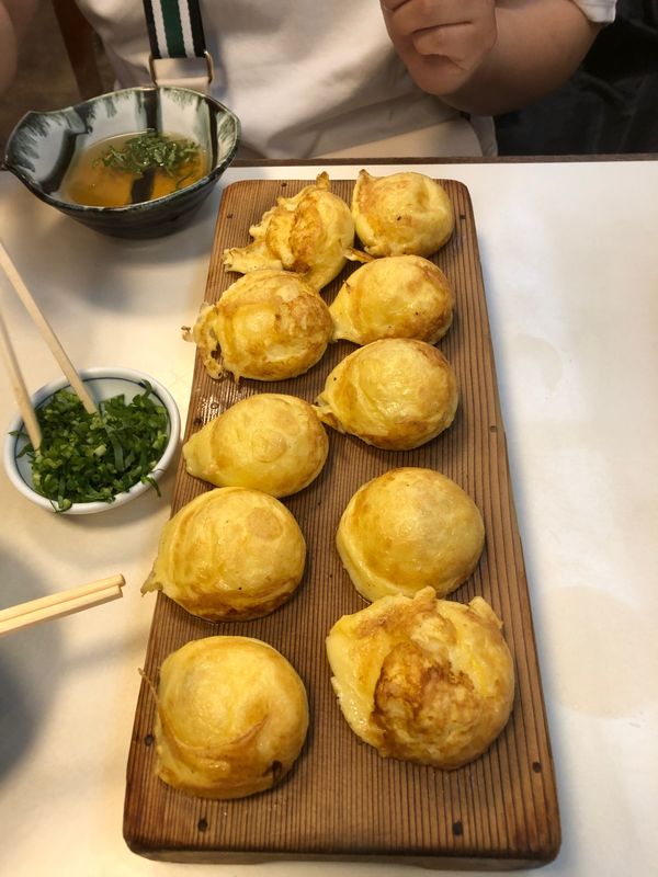 日本・大阪府「大阪旅行」の写真：朝から串揚げとビール
帰る前に三ノ宮で明...