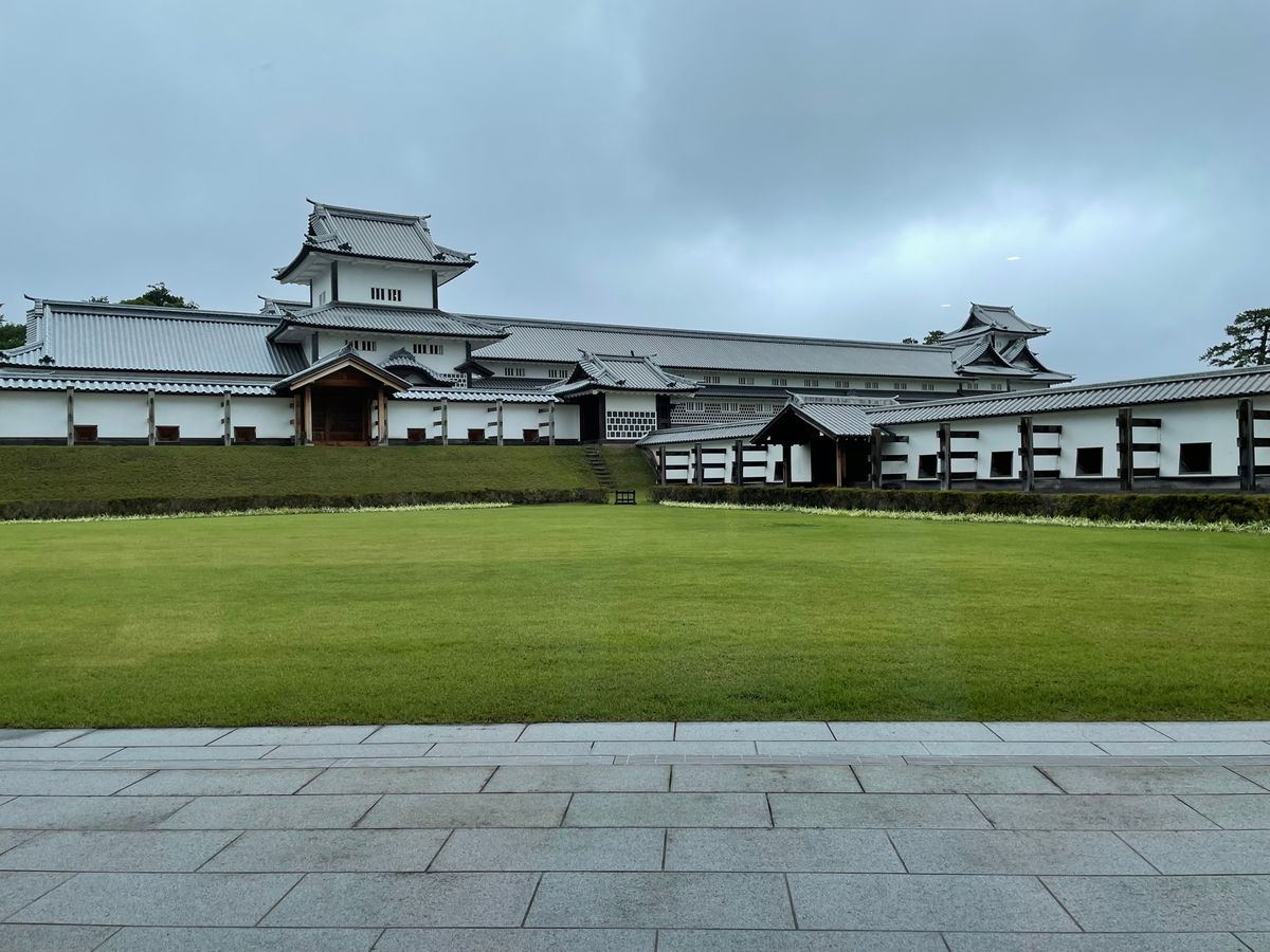 初日･････初の金沢ではあったけど、生憎の雨模様。何とか雨の降っていない...
