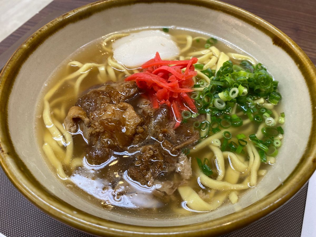 あっという間の19時間。
多分ずっと飲んでました。
ソーキそばはソーキも美...