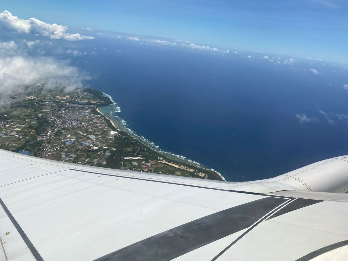 締めの締めにブルーシールのソフトクリーム。
ホントに晩御飯を食べに来た旅でした。
