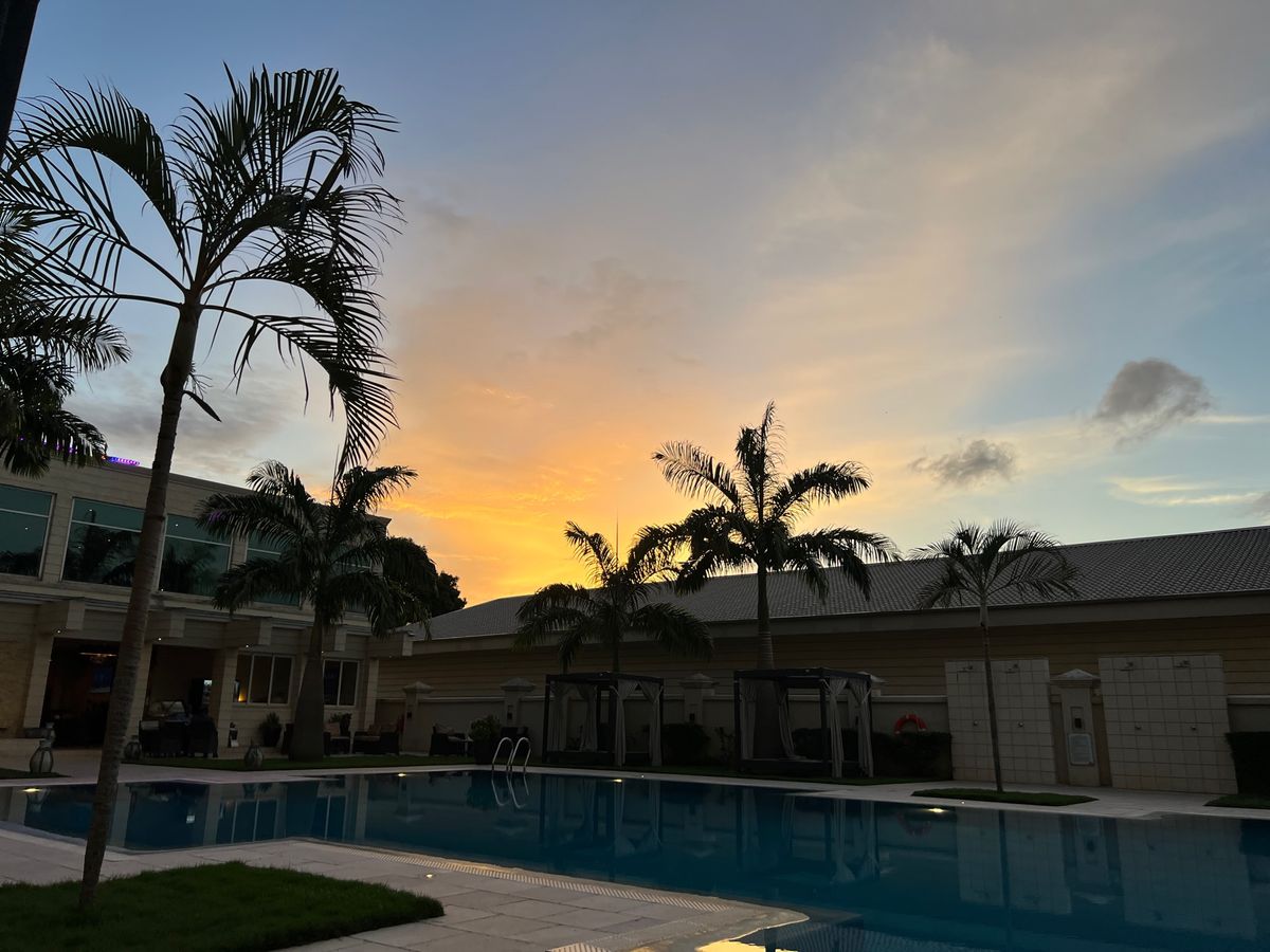 ホテルのプール