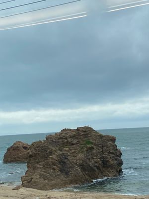 酒田でリゾート列車🚃海里に乗車し新潟へ。
車窓はまたも曇り時々雨。快晴が恋...