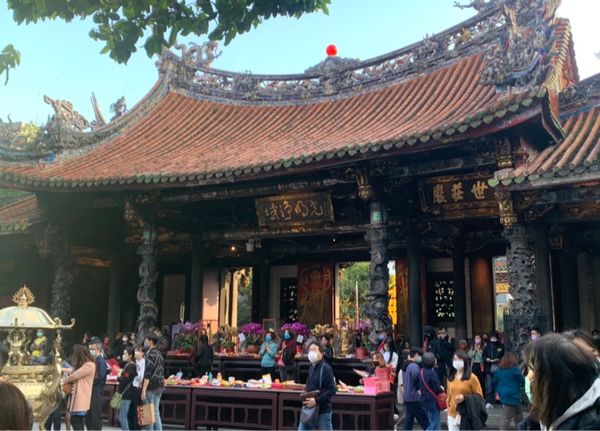 台湾・台北「Taiwan 🇹🇼 R5. 1月」の写真：六合夜市(屋台)行きました〜

アチコチ...