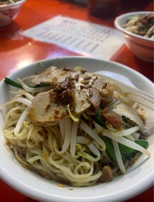 六合夜市(屋台)行きました〜

アチコチに占い師🔮⁉️
