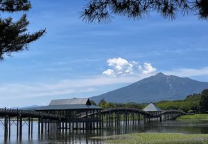 十和田湖、鶴の舞橋