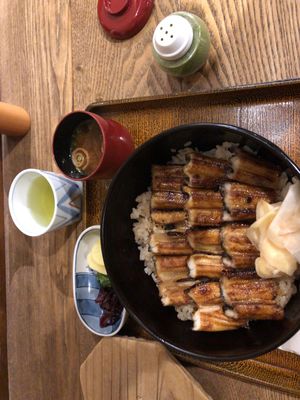 地元の方からの紹介にて。
穴子丼(^^)美味いですよ😋
牡蠣🦪だけじゃない...