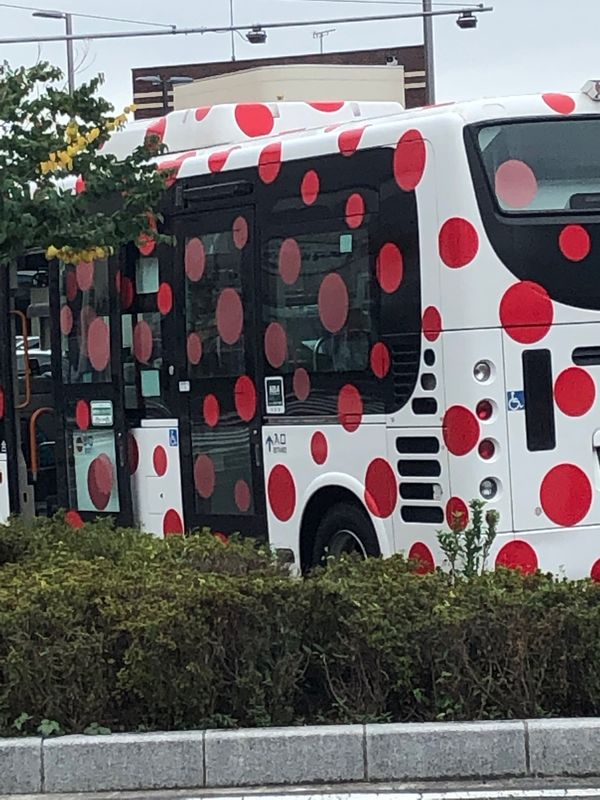 日本・長野県「信州・松本を巡る旅」の写真：オシャレなバス🚌