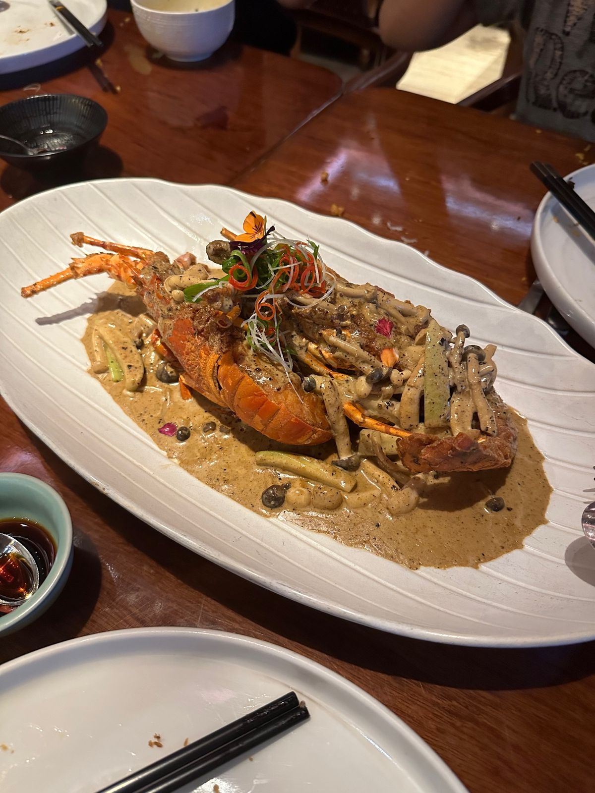 最後の夕食はホテルの近くにあった「ベトナムハウス」へ。

たまたまホテルの...