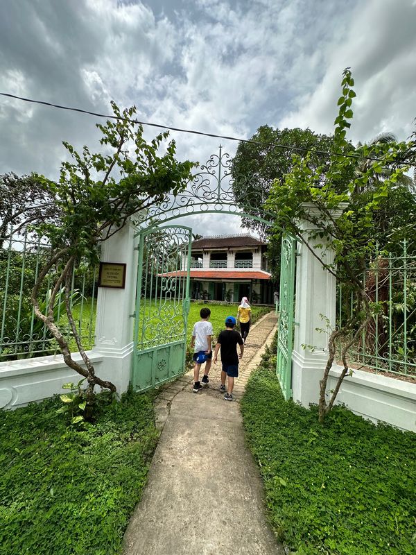 ベトナム・ホーチミン「ベトナム　ホーチミン」の写真：ツアーの最後にレストランでベトナム料理
...