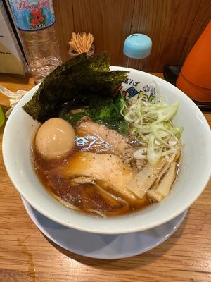 次男があまりベトナム料理にがっついていなかったので、中休みでラーメン。

...