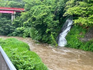 隣接する川の増水で、白猿の湯には入れず