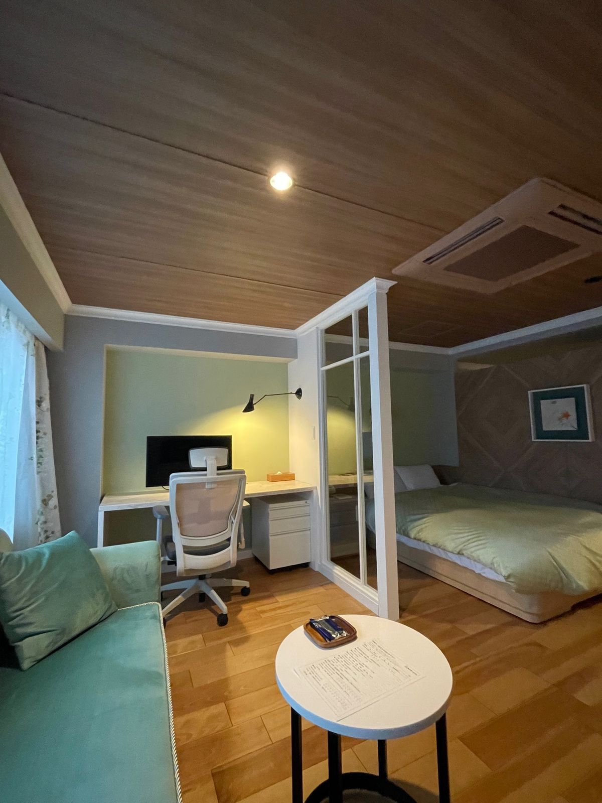 ひまわりを見たり
くじらは見れなかったり
野生の鹿を見たりして
知床第一ホ...