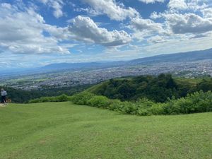 奈良を一望できる若草山。鹿さんにも触れ合えるし、景色も綺麗でした？