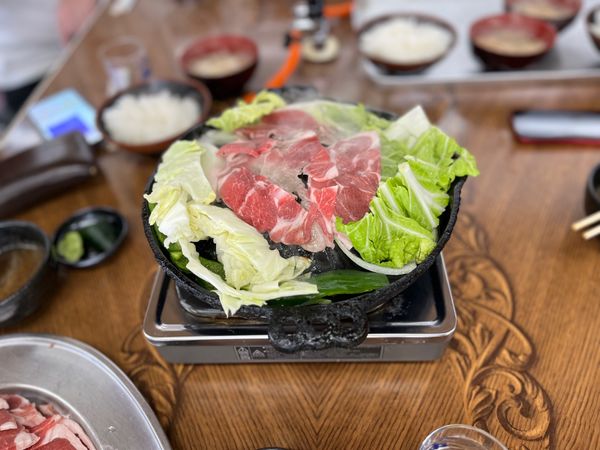 日本・秋田県「秋田ツアー」の写真：ジンギスカンを食べ
秘湯である乳頭温泉の...