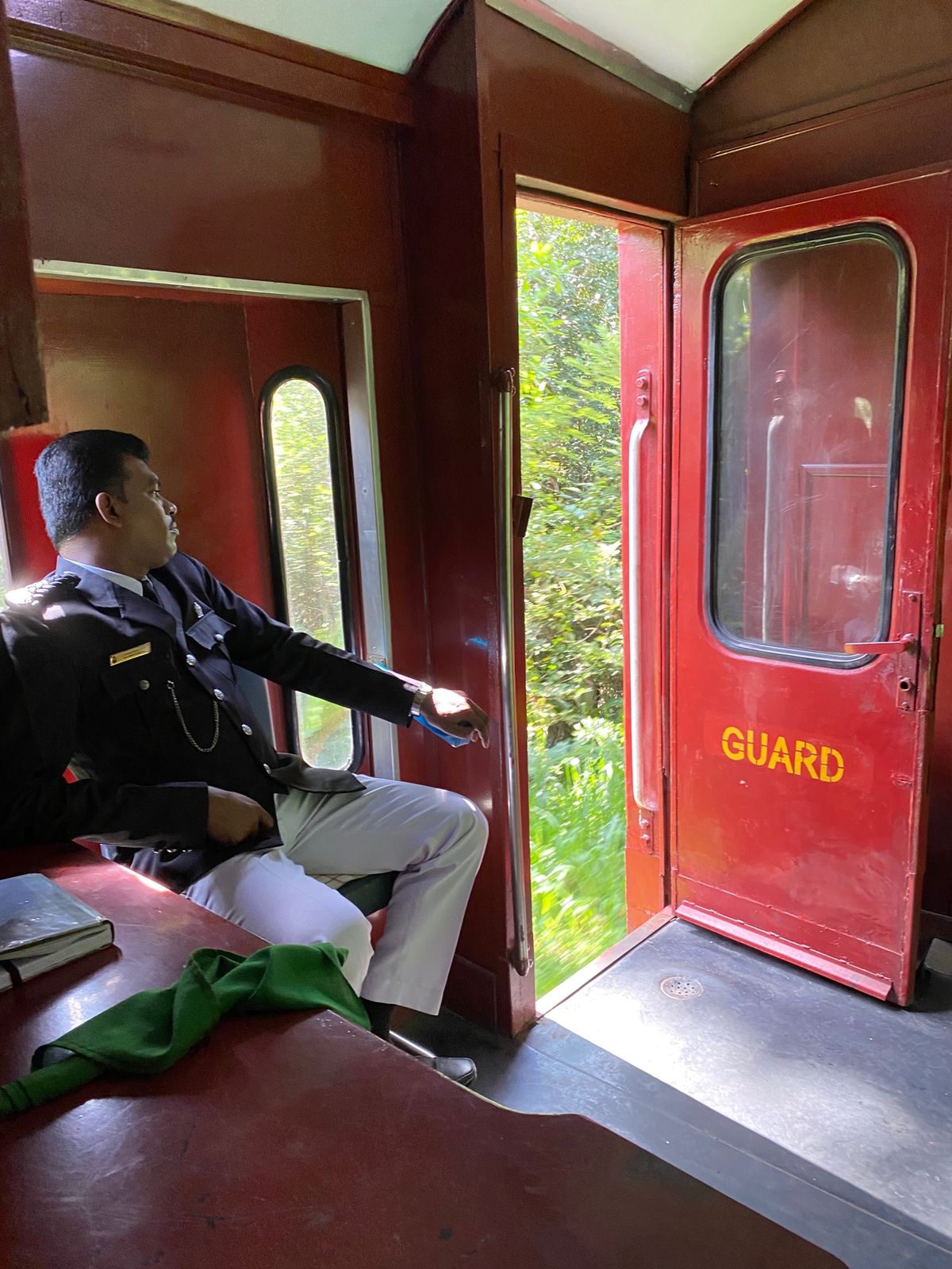 airasiaで関空→クアラルンプール→コロンボへ。
スリランカの旅スター...