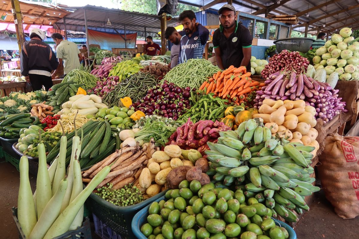 旅9日目
朝からトゥクトゥクでコロンボのペターマーケットへ。