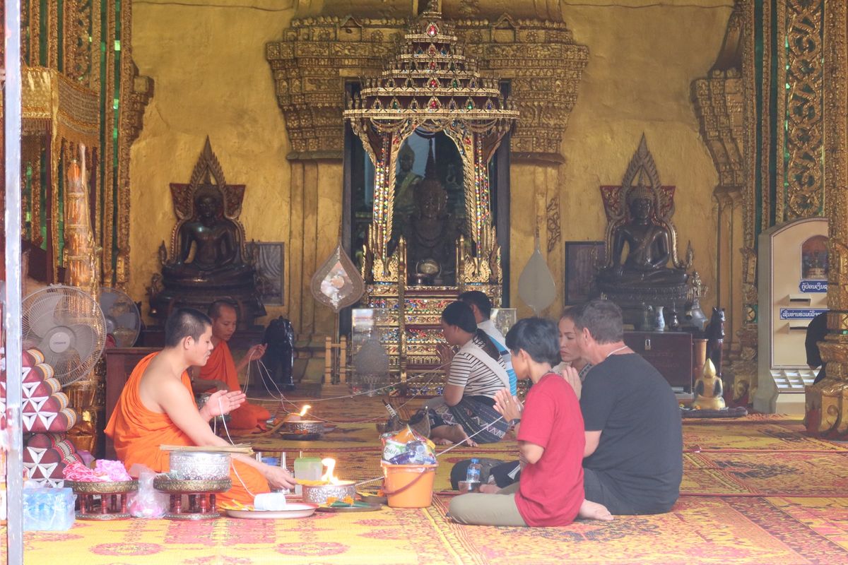 タート ルアンなど寺院巡り。