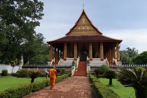 タート ルアンなど寺院巡り。