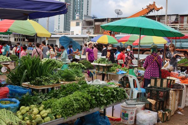 ラオス人民民主共和国・ルアンパバーン「ラオス🇱🇦」の写真：3日目。早朝から30分歩いてヴィエンチャ...