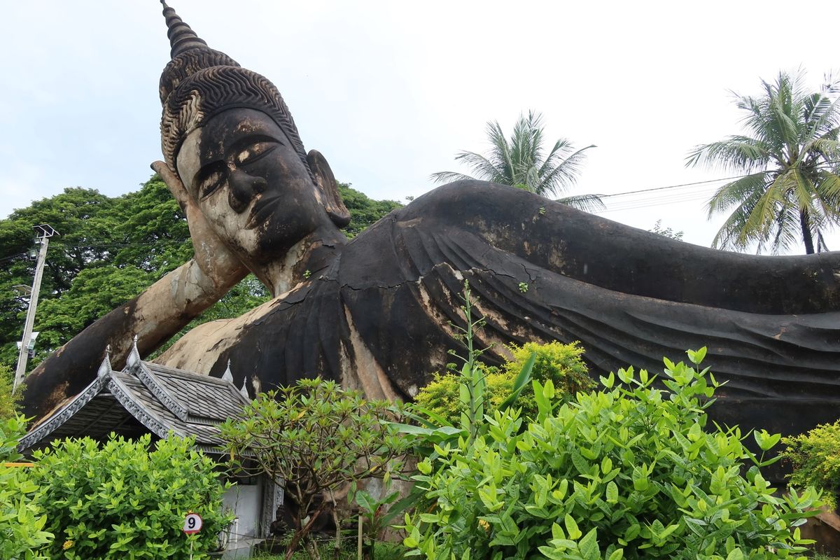 ヴィエンチャンではタクシーをチャーターし、観光地巡り。1番行きたかったのは...