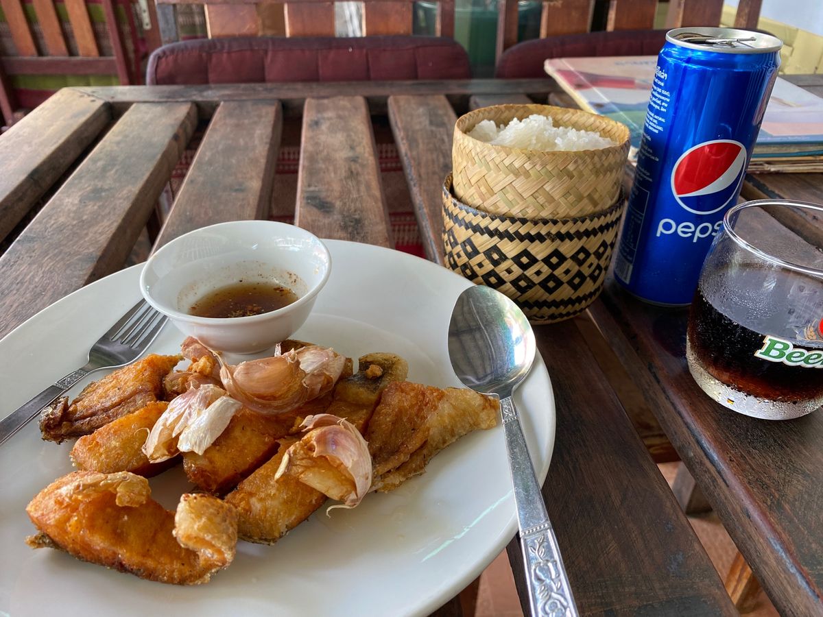 ヴィエンチャンで食べたもの。
1.あひる
2.生春巻き
3.魚
4.ロティ...