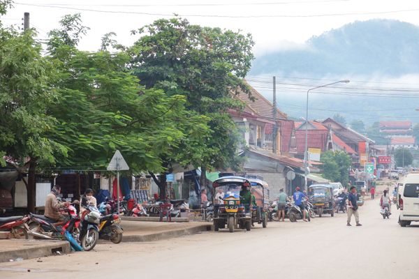 ラオス人民民主共和国・ルアンパバーン「ラオス🇱🇦」の写真：6日目。
朝から歩いてポーシー市場へ。ル...