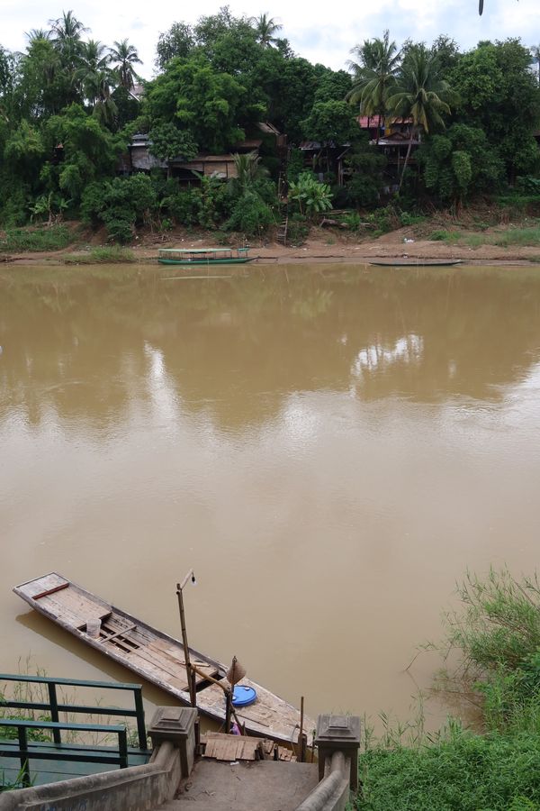 ラオス人民民主共和国・ルアンパバーン「ラオス🇱🇦」の写真：ラオス2日目。托鉢見学後はモーニングマー...