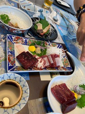 水族館とクジラ料理