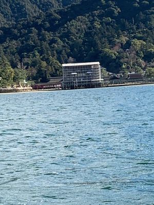 厳島神社、改装中