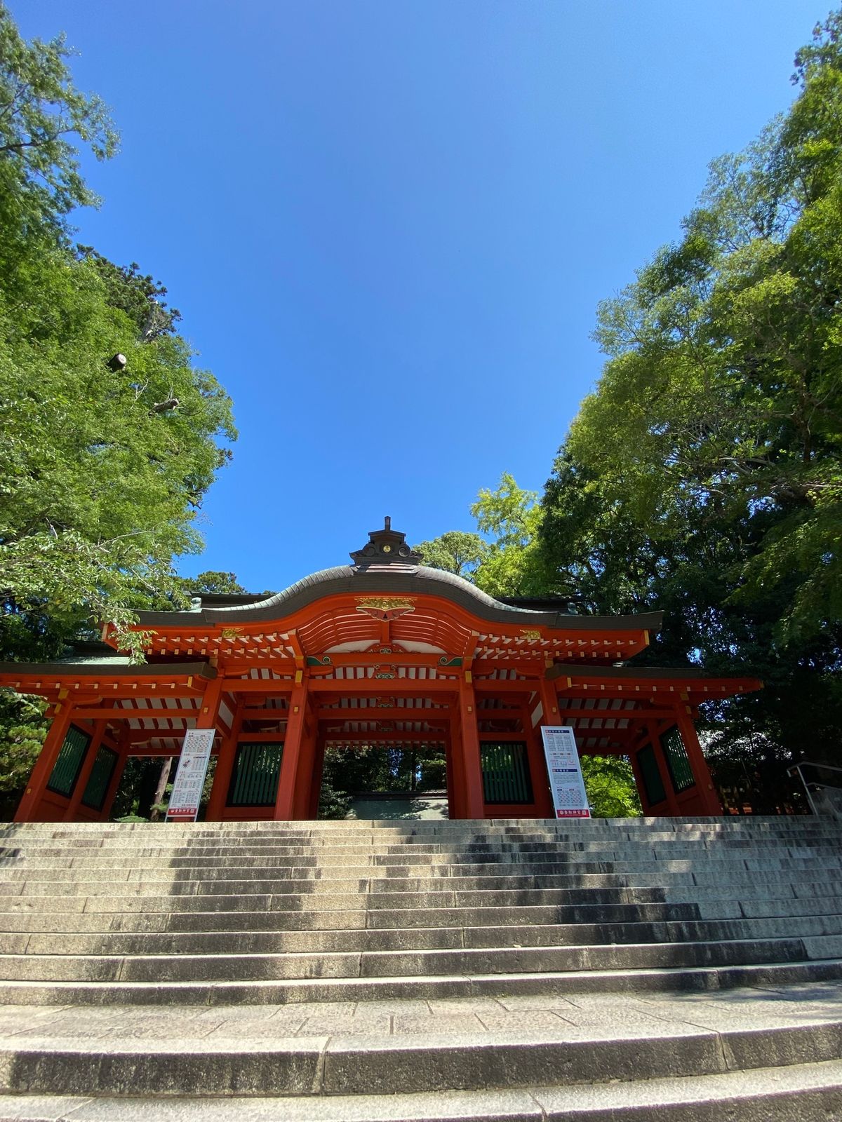 水郷佐原の街並み。
早朝の快晴の香取神宮。
荘厳な趣き。