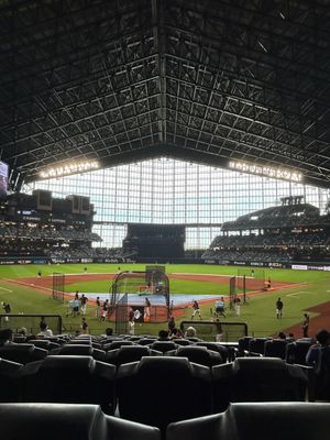 ２日目は今回のメイン、エスコンフィールドで野球観戦⚾️