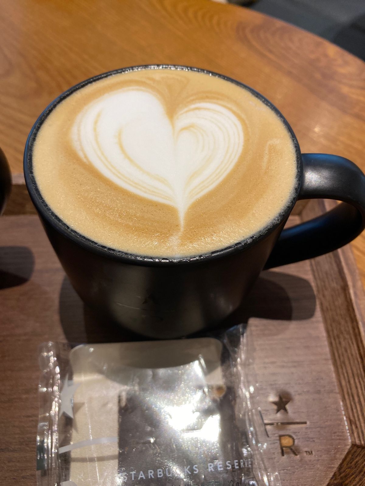 スタバでお茶してやっと観光らしいところへ。
ピョルマダン図書館に行って来ま...