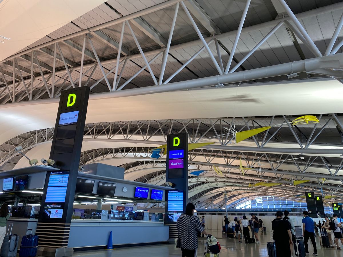 久々の関空国際線ターミナル。
機内食が出るだけでも、いつもと違います