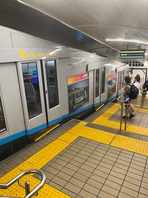 テルアビブから電車で１時間20分くらいでハイファというエリアへ🚃
景色は良...