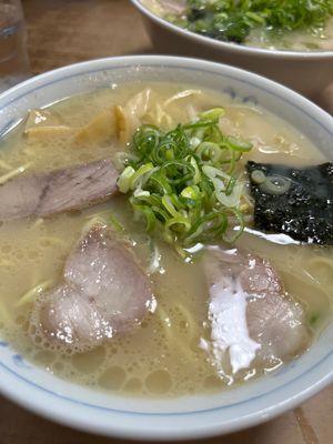 徳島ラーメン。危うく汁を飲み干すほど美味しかったです。