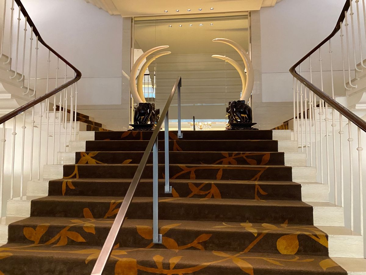 
雨が結構降っているので
一旦ホテルの部屋に戻り
ホテルのフロントで今日の...