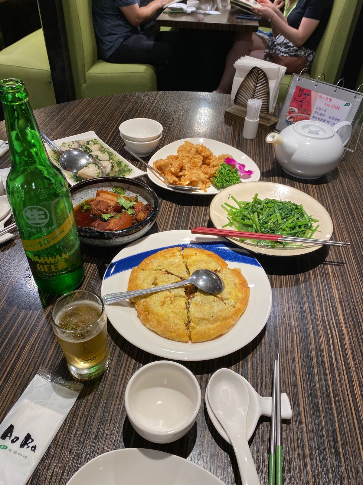 青葉

雨なので早めの17:30夕食
開店とほぼ同時に入店しました😁

し...