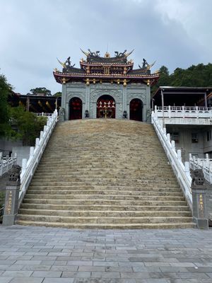 純陽寶殿もとてもご立派な建物✨

さらに先へ進んだところにある
福徳廟さん...
