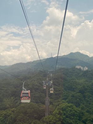 猫空ロープウェイ🚡

全長4033m

台北を一望できる空中散歩で
終点の...