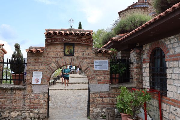 マケドニア共和国・スコピエ「東欧周遊🇹🇷🇧🇬🇲🇰🇦🇱🇬🇷🇫🇮の旅」の写真：複合世界遺産の町オフリドに移動して、聖ヨ...