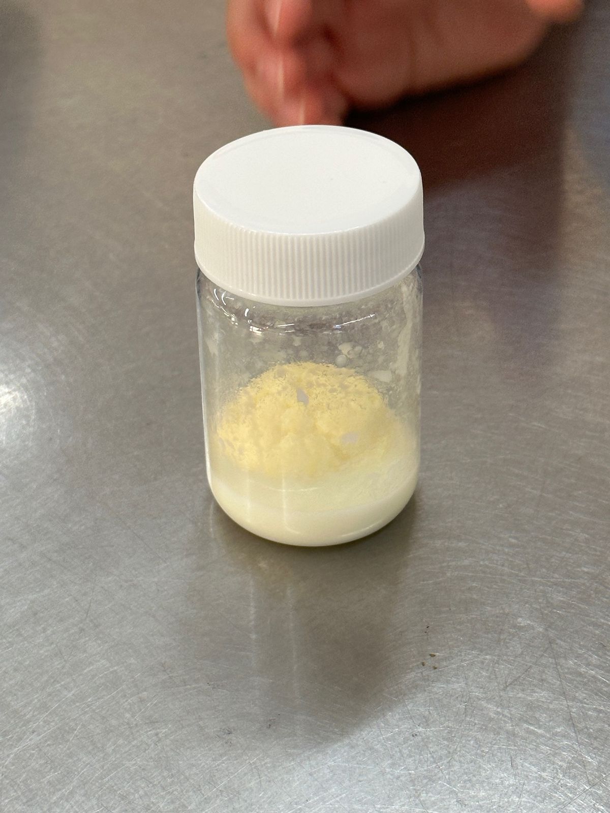 バター作り体験

生クリームをひたすら振りまくる10分。
子供は楽しそう。